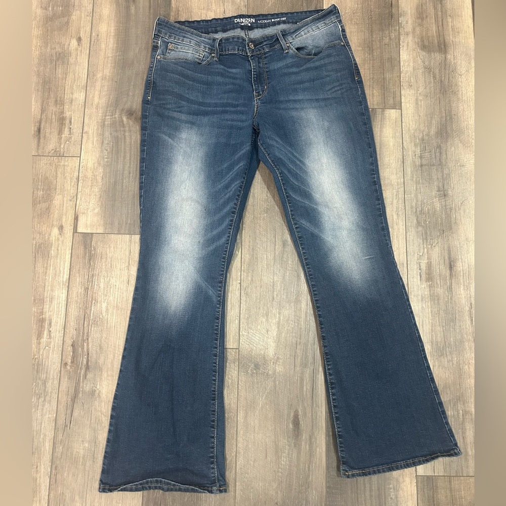 Size 16M 33x32 DENIZEN by Levi’s Bootcut Jeans